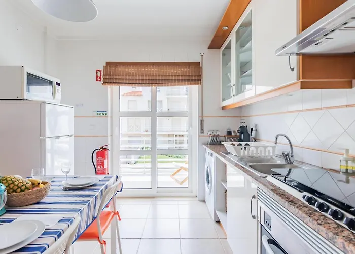 Baleal Sea House Апартаменты Пениши